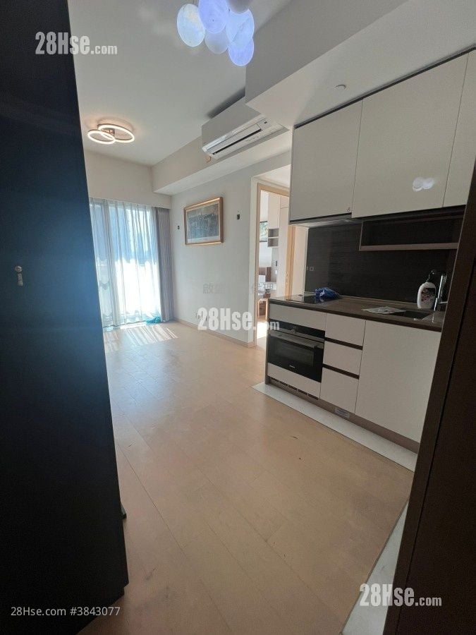 K. Summit Sell 2 Bedrooms , 1 Bathroom 453 ft²