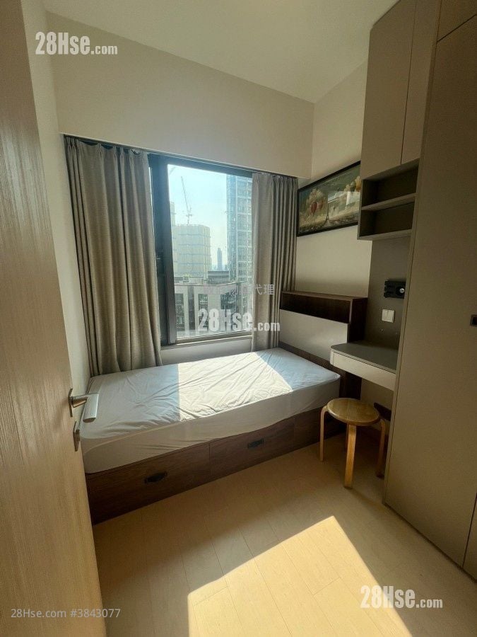 K. Summit Sell 2 Bedrooms , 1 Bathroom 453 ft²