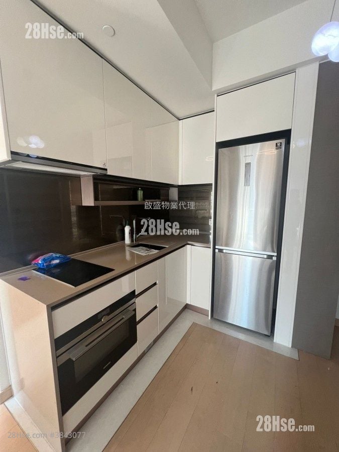 K. Summit Sell 2 Bedrooms , 1 Bathroom 453 ft²