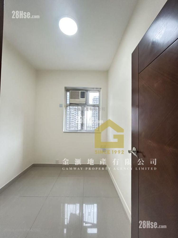 Silver Garden Sell 3 Bedrooms , 2 Bathrooms 682 ft²