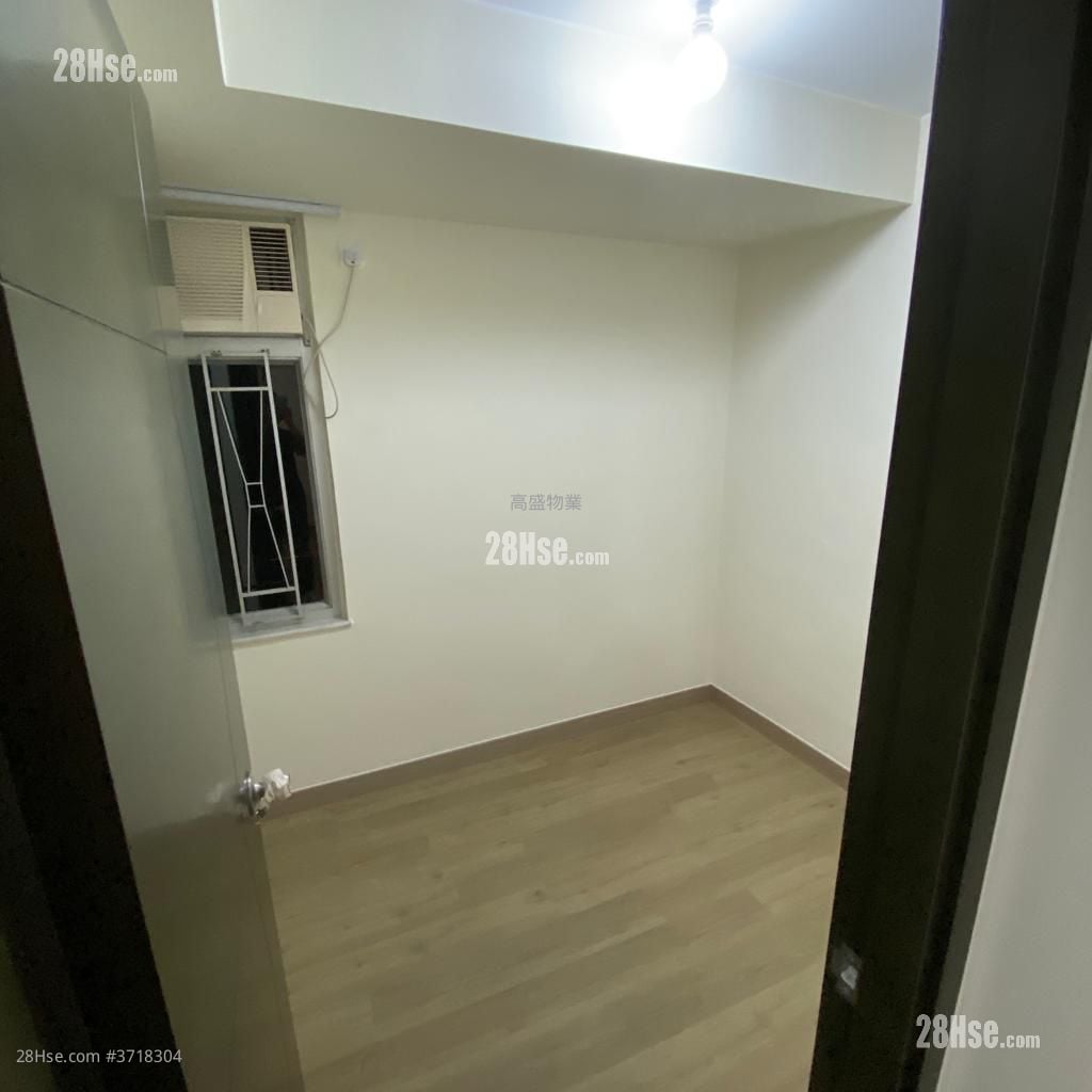 Tsuen Wan Centre Rental 2 Bedrooms 324 ft²