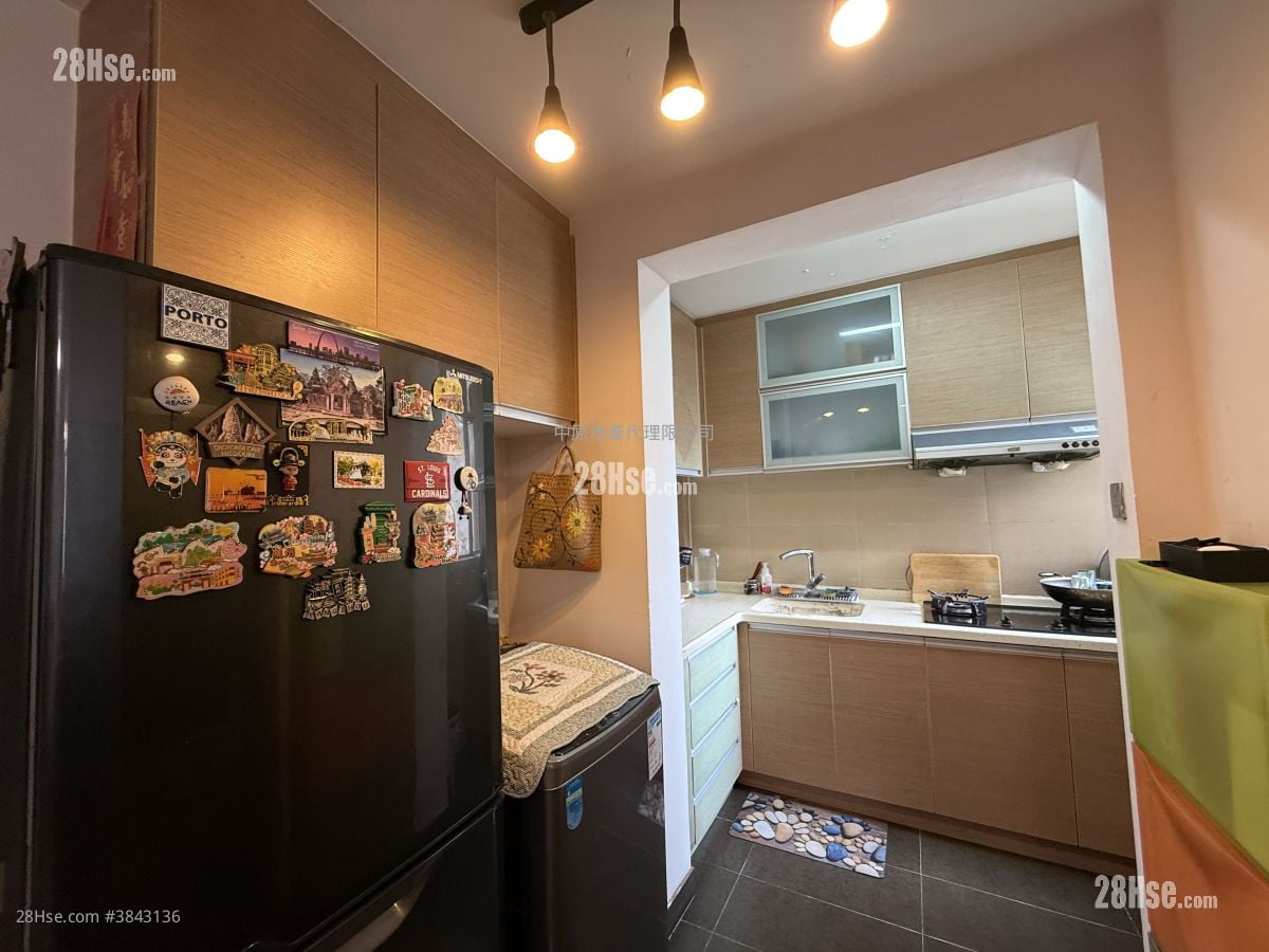 Yu Tung Court Sell 3 Bedrooms , 1 Bathroom 646 ft²
