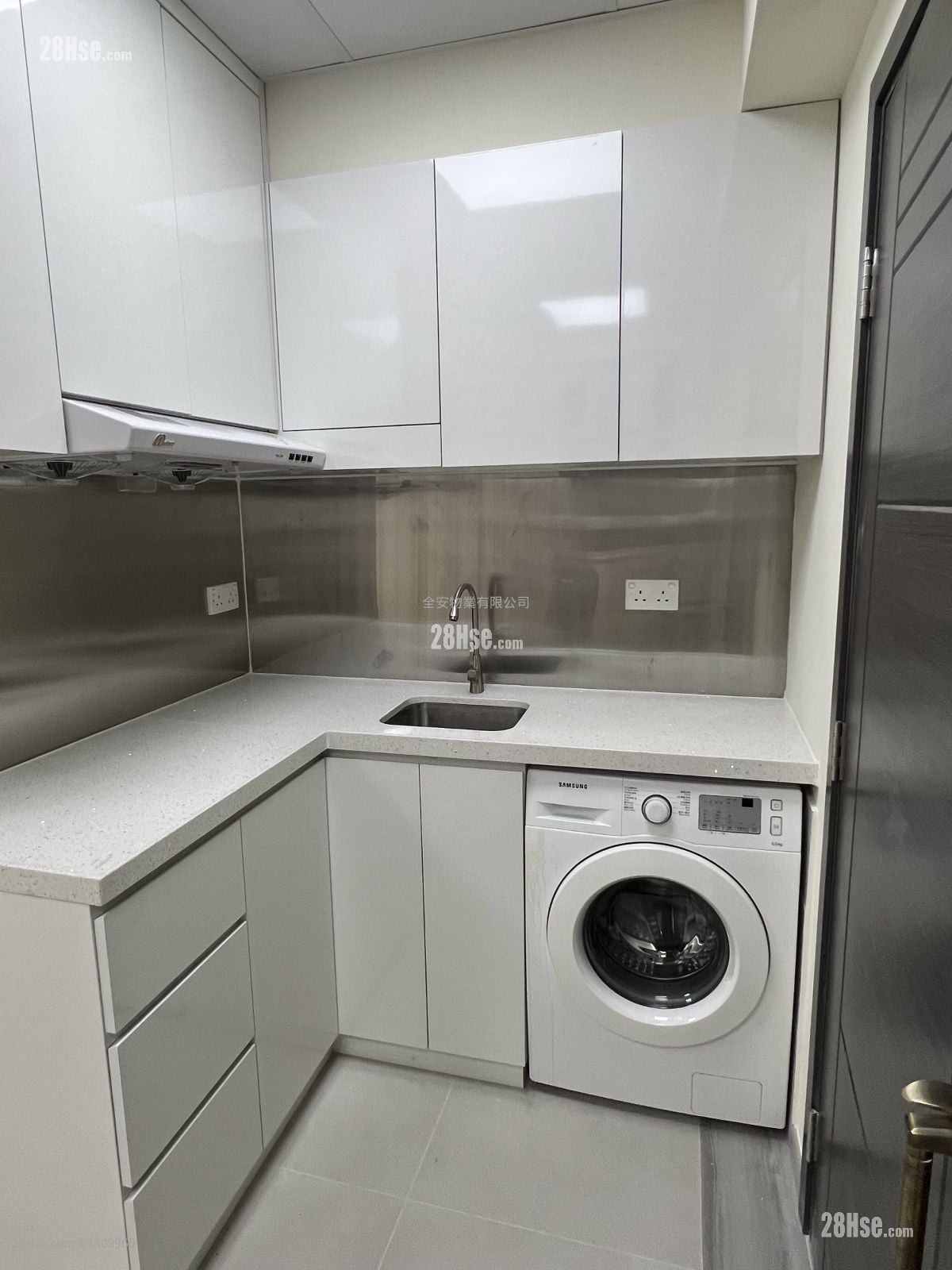 Apartment Rental Studio , 1 Bathroom 193 ft²