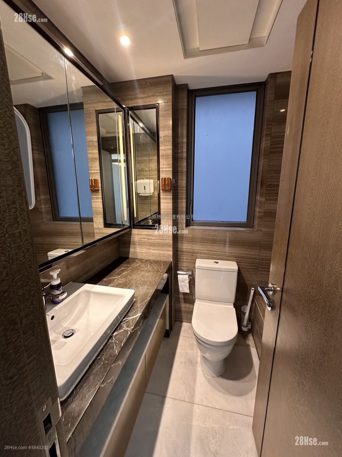 The Austin Sell 3 Bedrooms , 3 Bathrooms 1,002 ft²