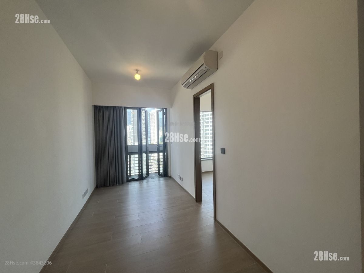 Sutton Sell 1 Bedroom , 1 Bathroom 379 ft²