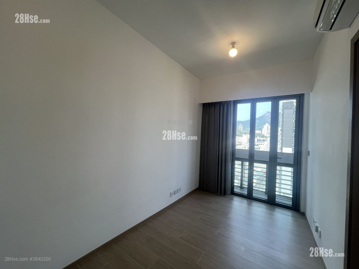 Sutton Sell 1 Bedroom , 1 Bathroom 379 ft²