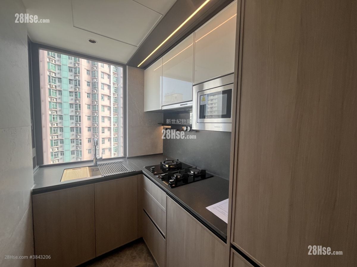Sutton Sell 1 Bedroom , 1 Bathroom 379 ft²