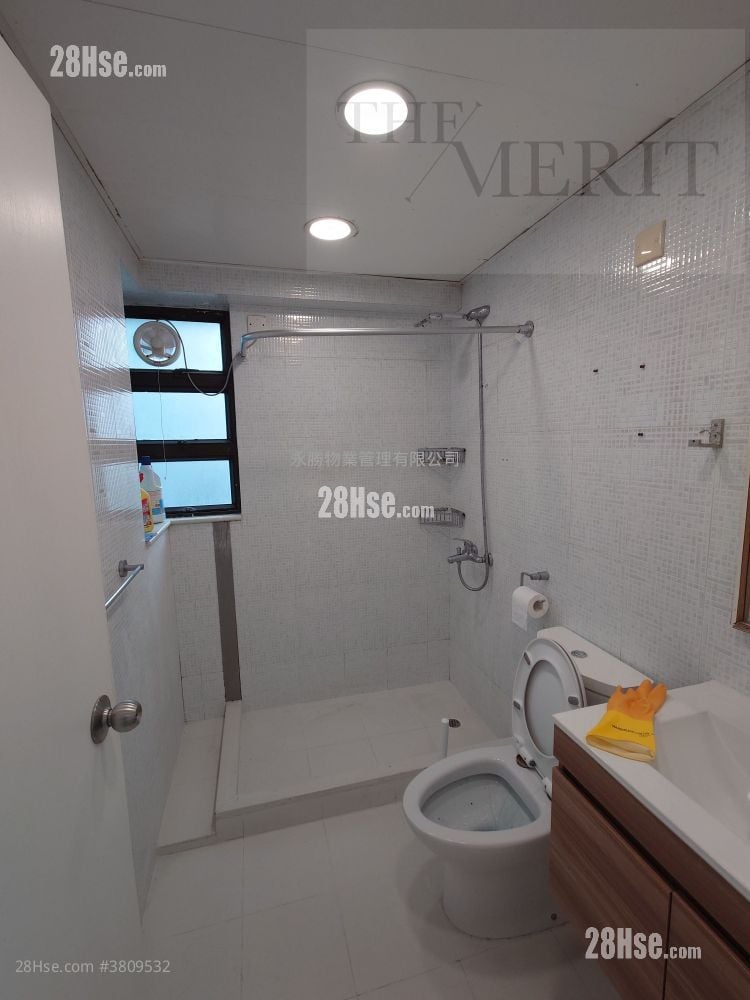 Fortuna Court Rental 2 Bedrooms , 1 Bathroom 468 ft²