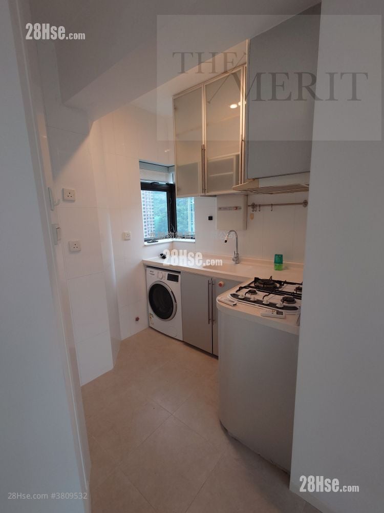 Fortuna Court Rental 2 Bedrooms , 1 Bathroom 468 ft²