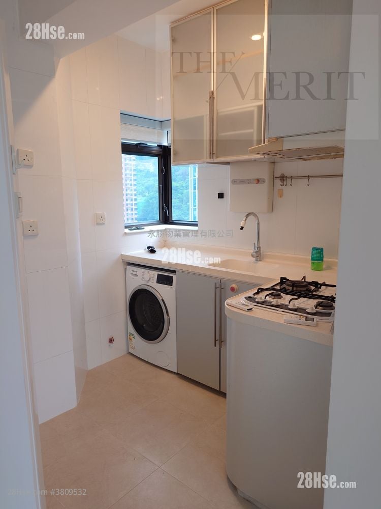 Fortuna Court Rental 2 Bedrooms , 1 Bathroom 468 ft²