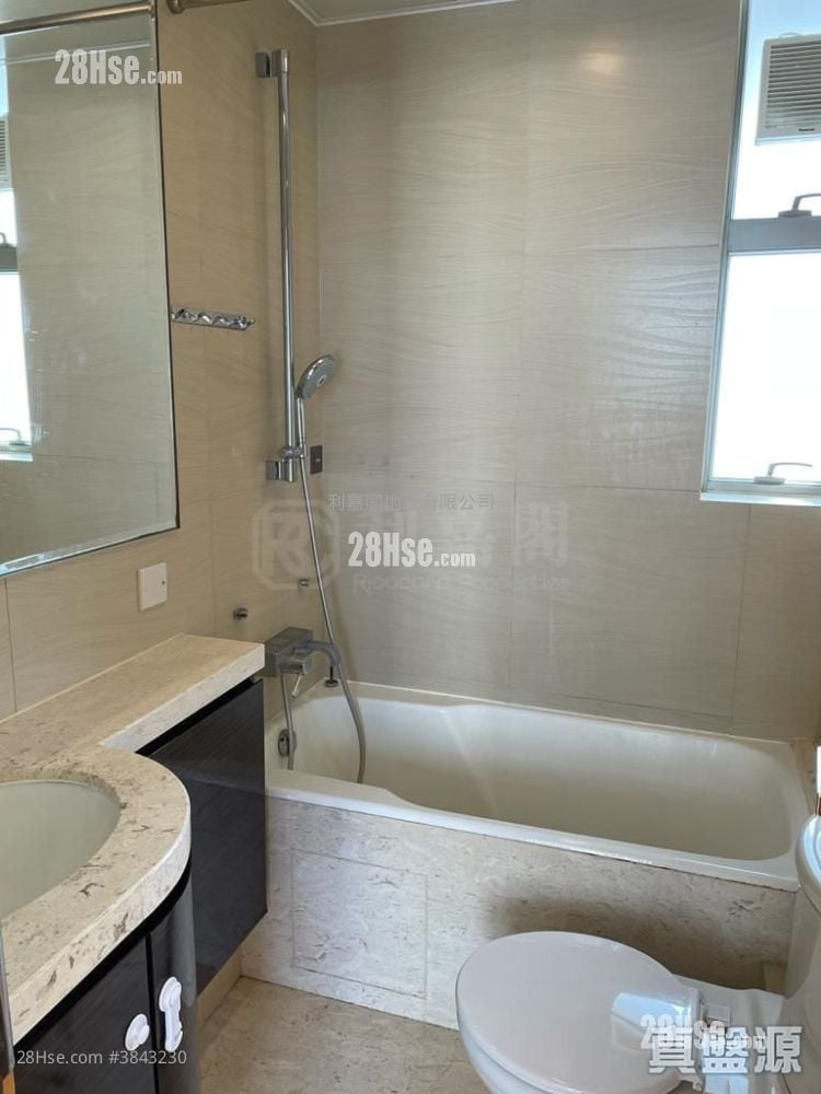 Sevilla Crest Sell 2 Bedrooms 427 ft²