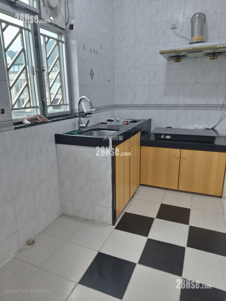 Village Rental 3 Bedrooms , 1 Bathroom 700 ft²