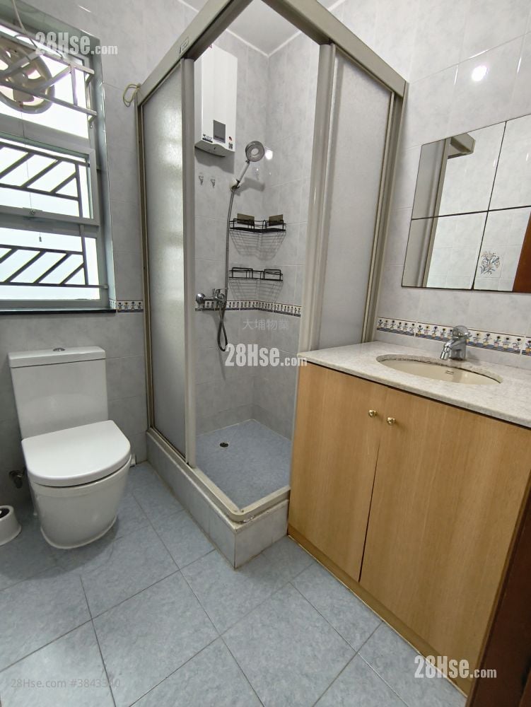 Village Rental 3 Bedrooms , 1 Bathroom 700 ft²