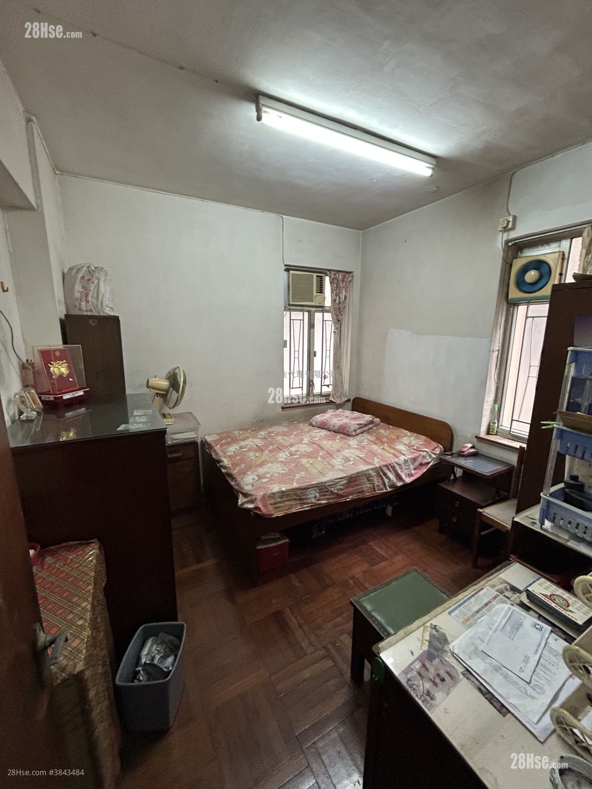Imperial Court Sell 3 Bedrooms , 2 Bathrooms 886 ft²