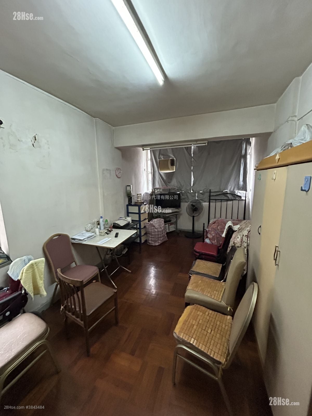 Imperial Court Sell 3 Bedrooms , 2 Bathrooms 886 ft²