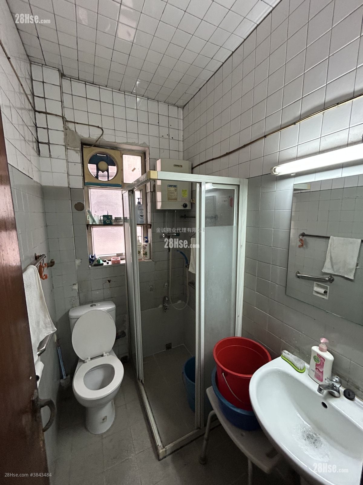 Imperial Court Sell 3 Bedrooms , 2 Bathrooms 886 ft²