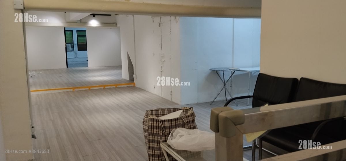 Ho King Building Sell 2 Bedrooms , 3 Toilets