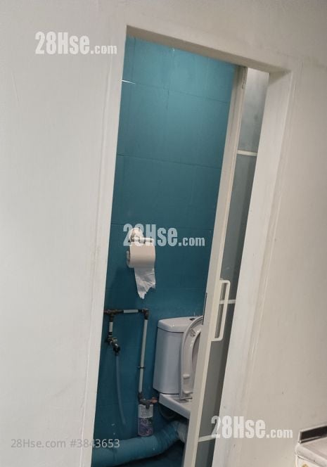 Ho King Building Sell 2 Bedrooms , 3 Toilets