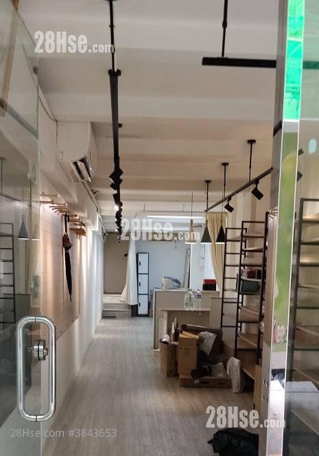 Ho King Building Sell 2 Bedrooms , 3 Toilets