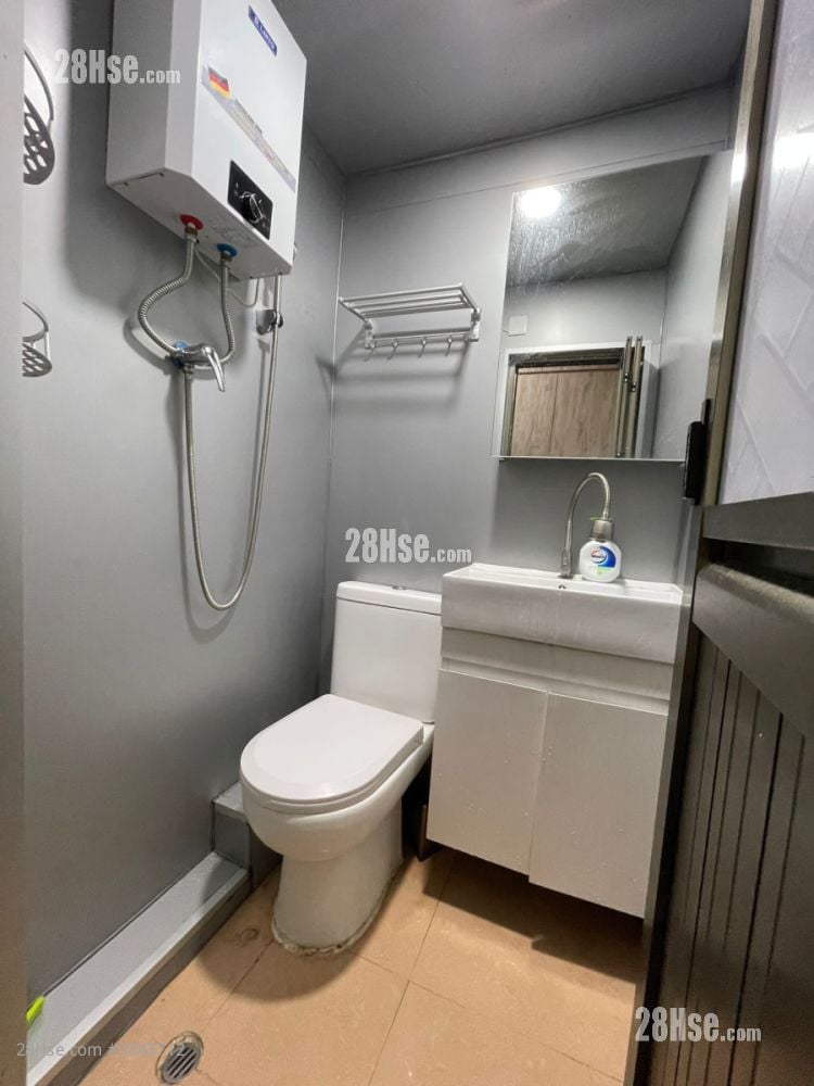 Tung Fat Building Rental Studio , 1 Bathroom 110 ft²