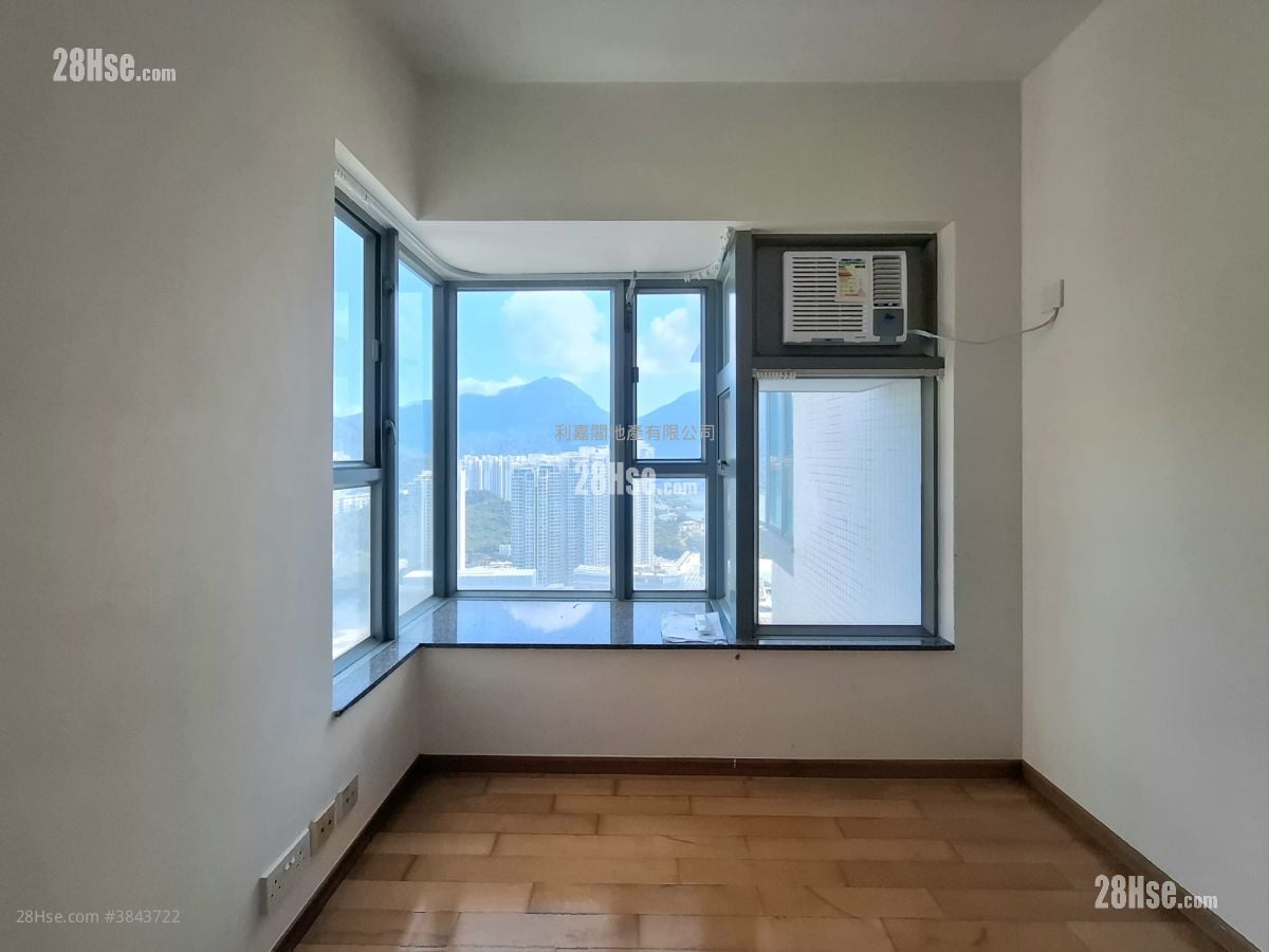 Seaview Crescent Rental 2 Bedrooms , 1 Bathroom 516 ft²