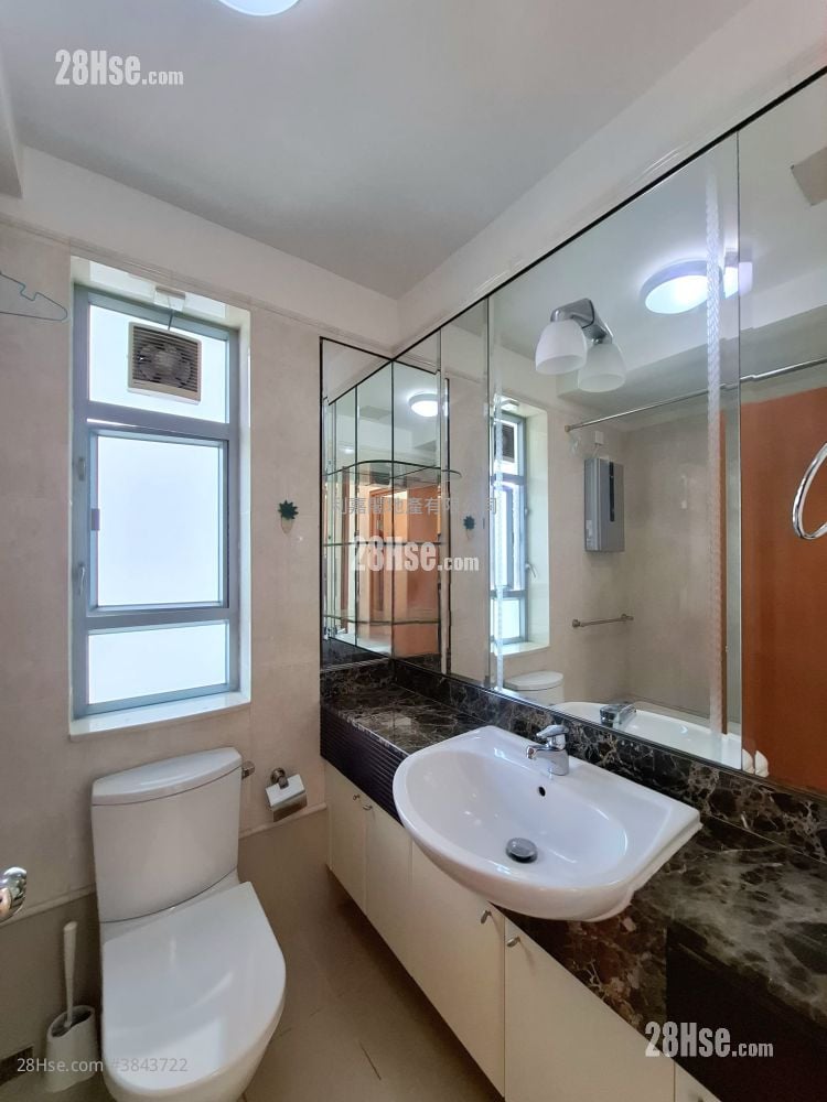 Seaview Crescent Rental 2 Bedrooms , 1 Bathroom 516 ft²