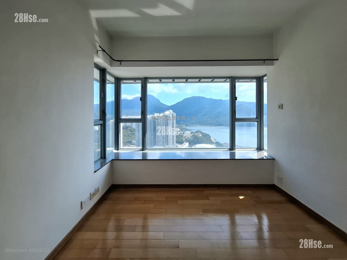 Seaview Crescent Rental 2 Bedrooms , 1 Bathroom 516 ft²