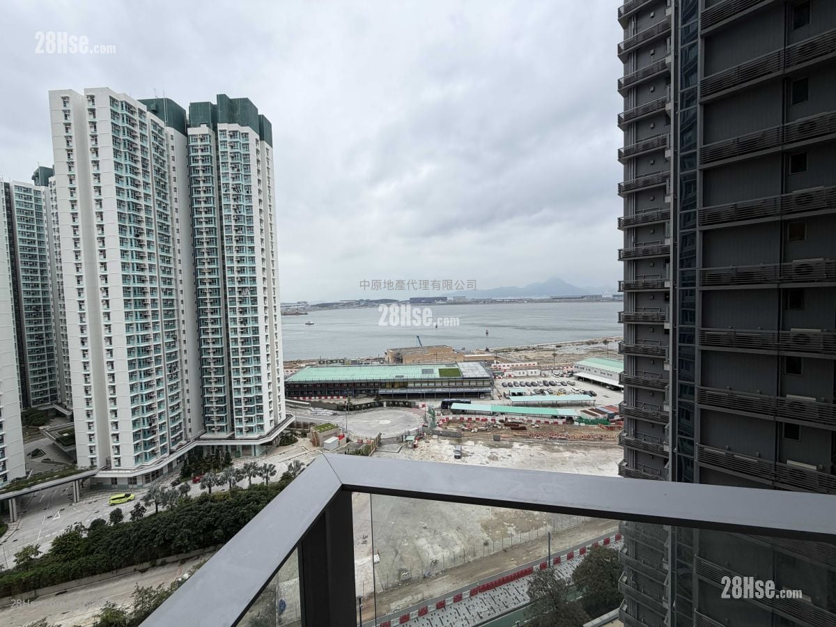 Century Link Sell 2 Bedrooms 469 ft²
