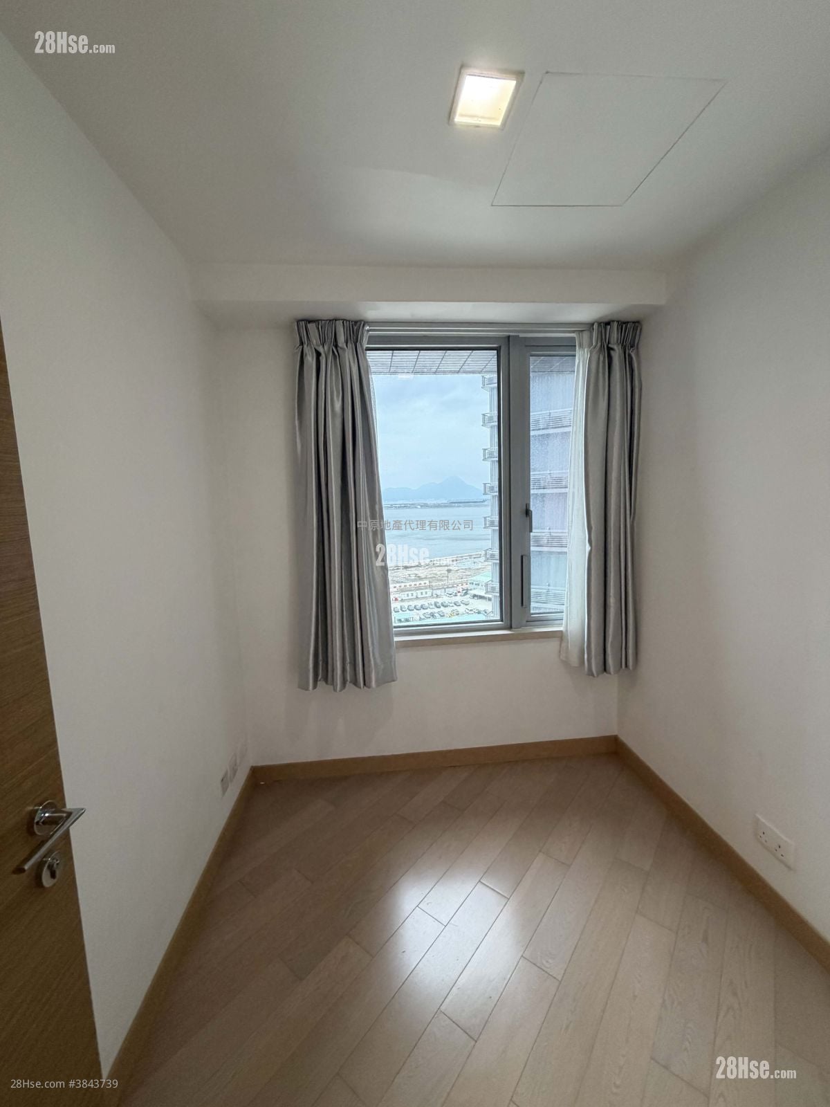 Century Link Sell 2 Bedrooms 469 ft²