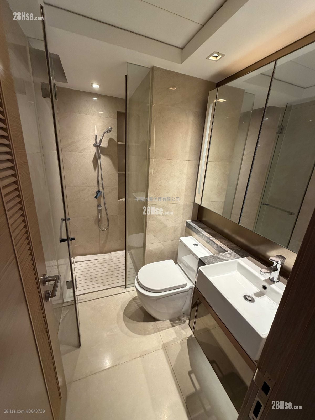 Century Link Sell 2 Bedrooms 469 ft²
