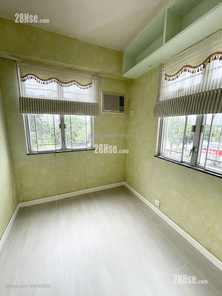 Swallow Garden Sell 3 Bedrooms , 2 Bathrooms 750 ft²