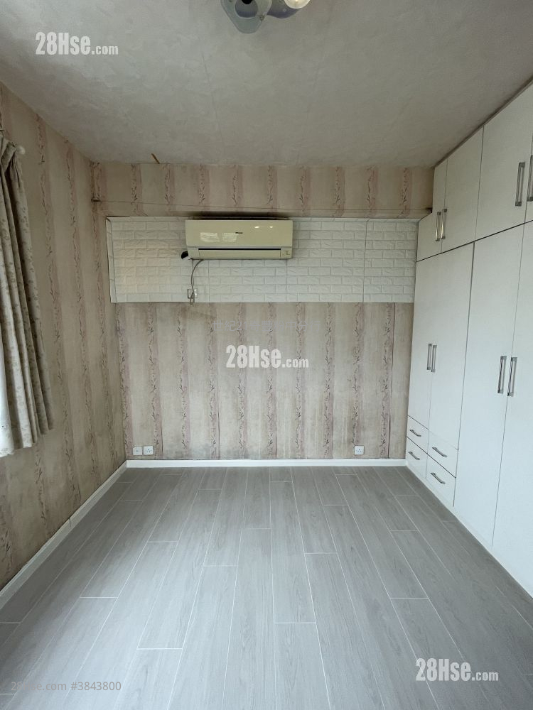 Swallow Garden Sell 3 Bedrooms , 2 Bathrooms 750 ft²
