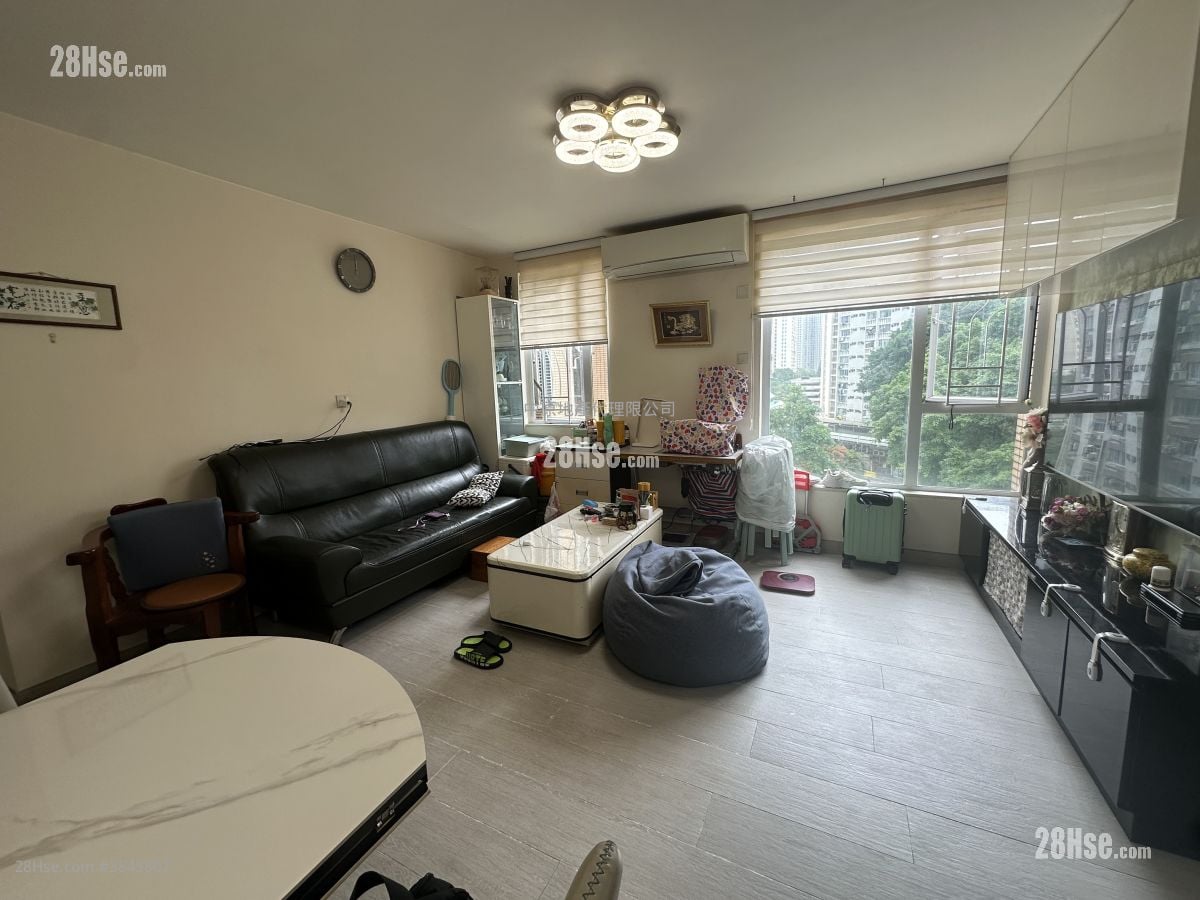 Ting Nga Court Sell 2 Bedrooms 563 ft²