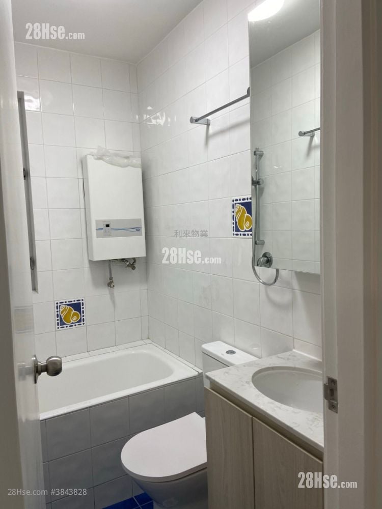 Discovery Bay Rental 3 Bedrooms , 2 Bathrooms 776 ft²