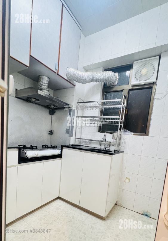 Wah Lai Mansion Rental 3 Bedrooms , 1 Bathroom 580 ft²