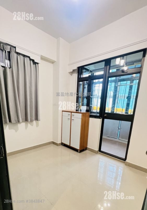 Wah Lai Mansion Rental 3 Bedrooms , 1 Bathroom 580 ft²