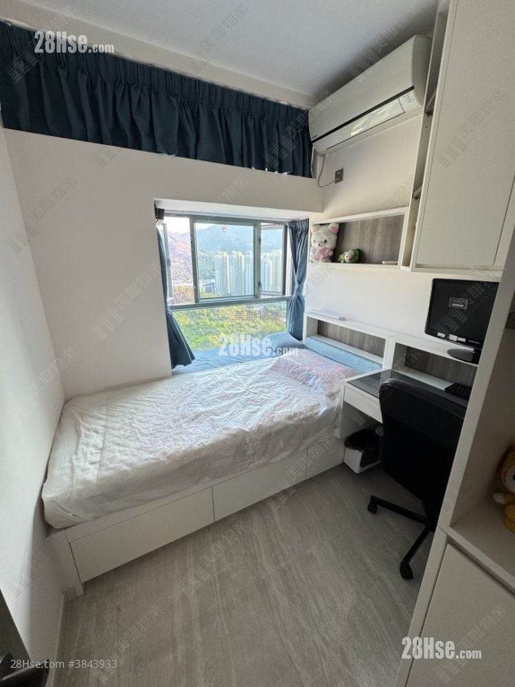 Tung Chung Crescent Sell 2 Bedrooms 607 ft²