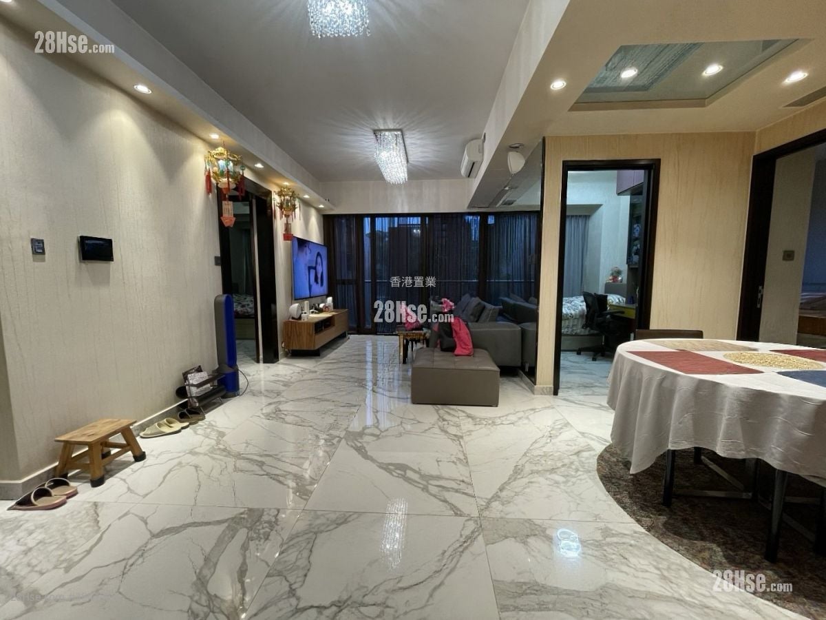 Ultima Rental 3 Bedrooms 1,143 ft²