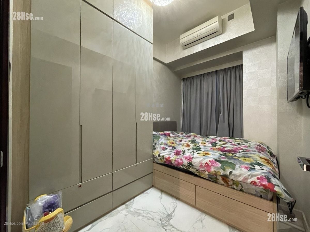Ultima Rental 3 Bedrooms 1,143 ft²