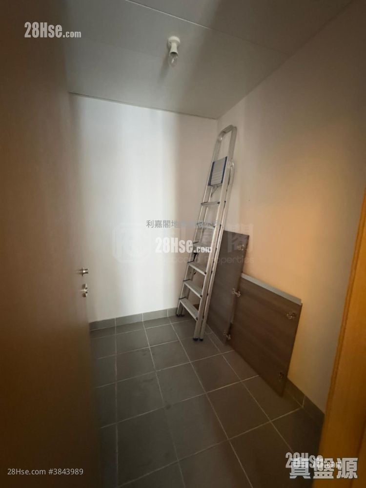 The Woodside Sell 2 Bedrooms 594 ft²