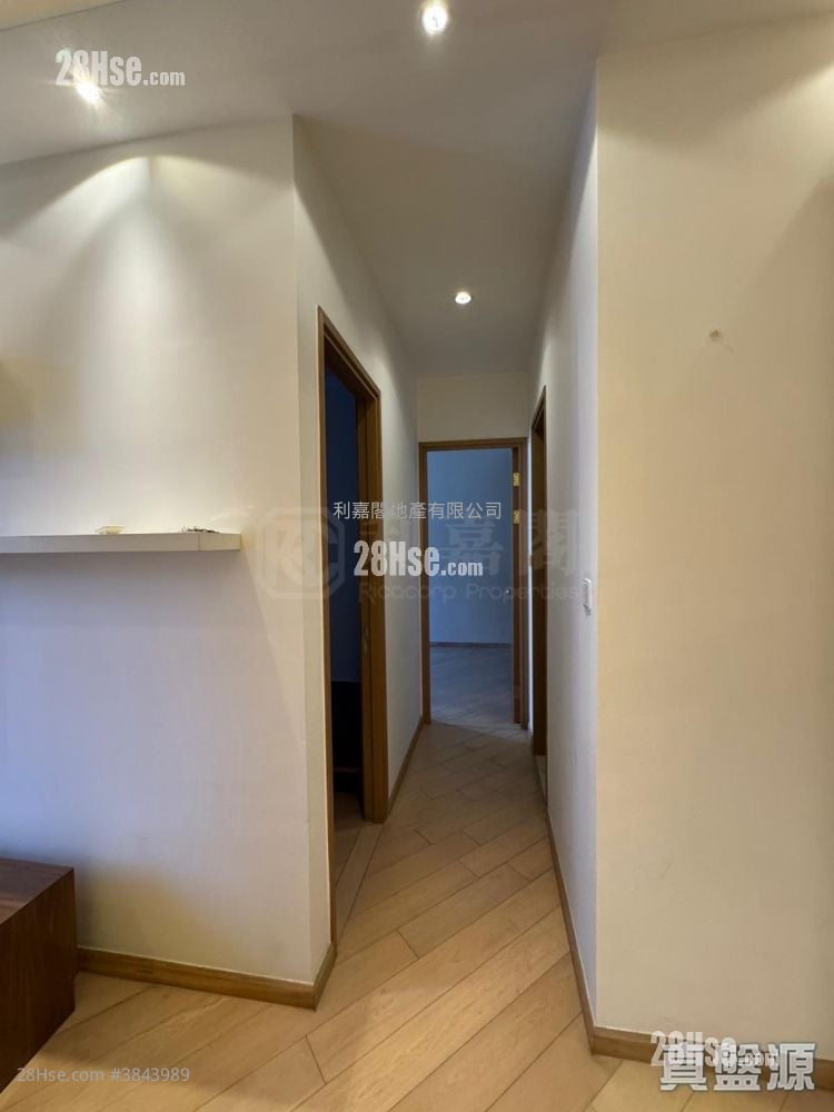 The Woodside Sell 2 Bedrooms 594 ft²