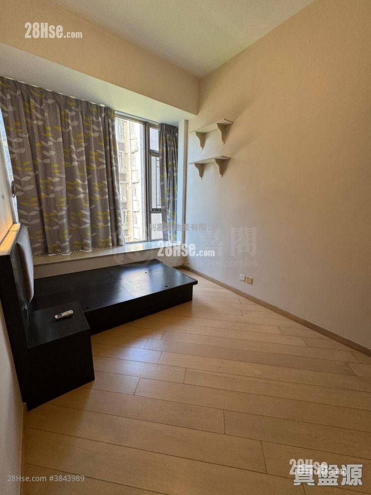 The Woodside Sell 2 Bedrooms 594 ft²
