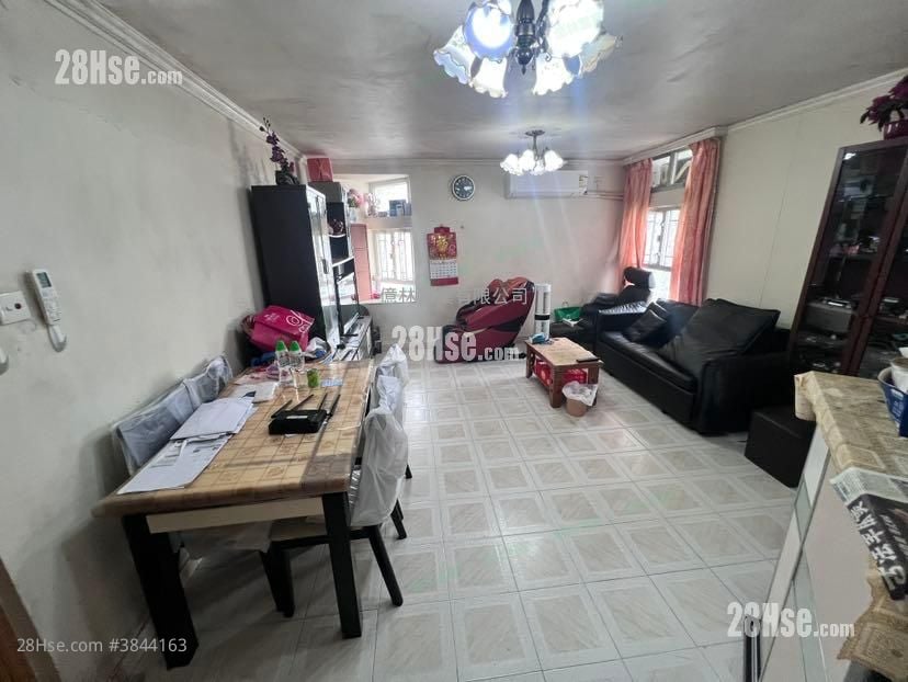 Hing Tin Estate Sell 2 Bedrooms , 1 Bathroom 443 ft²