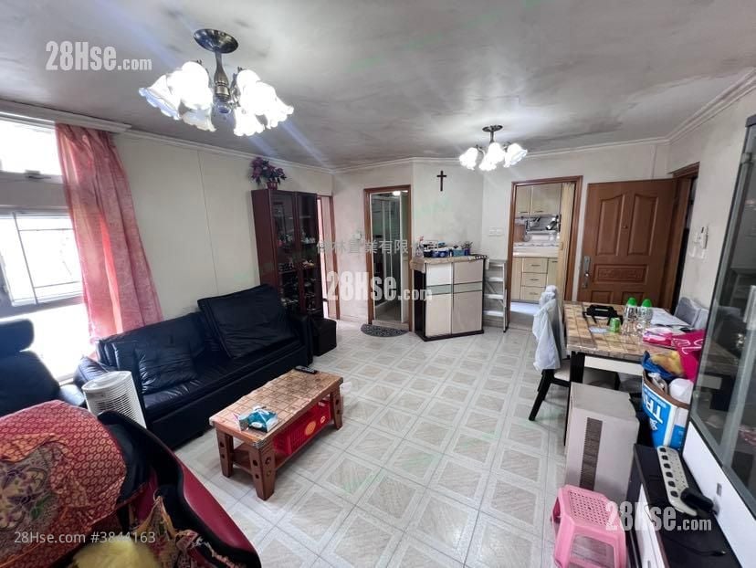 Hing Tin Estate Sell 2 Bedrooms , 1 Bathroom 443 ft²
