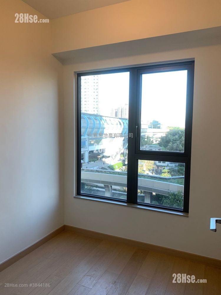 Sol City Sell 3 Bedrooms , 2 Bathrooms 754 ft²