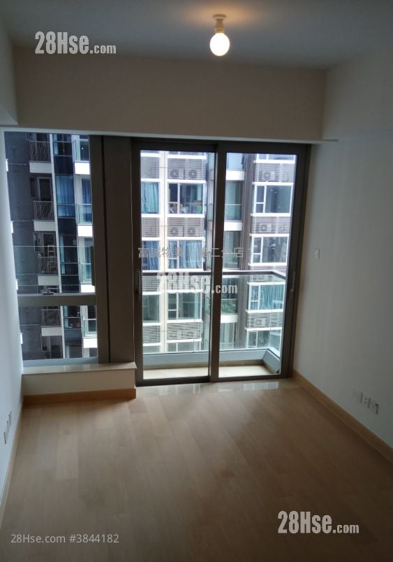 Peninsula East Rental 2 Bedrooms , 1 Bathroom 522 ft²