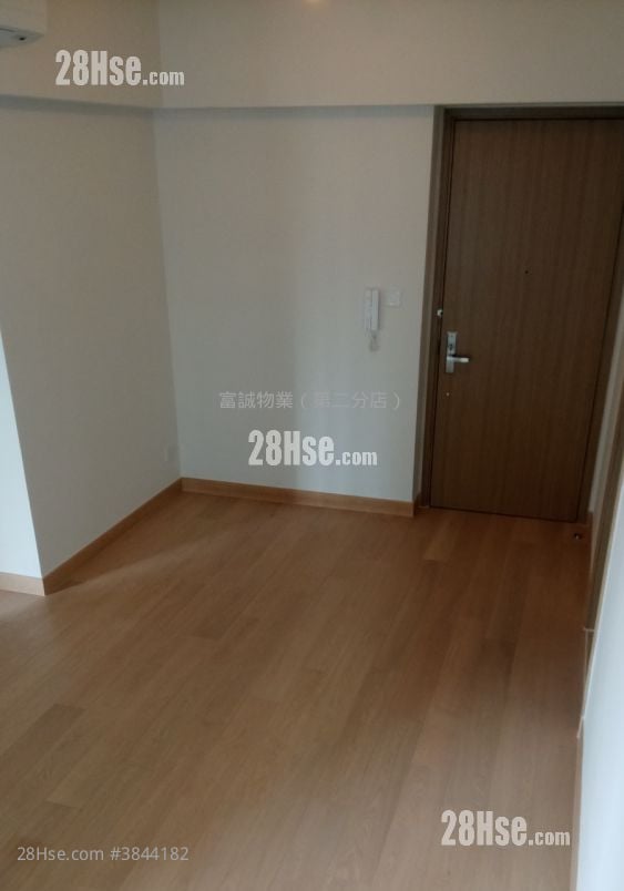 Peninsula East Rental 2 Bedrooms , 1 Bathroom 522 ft²