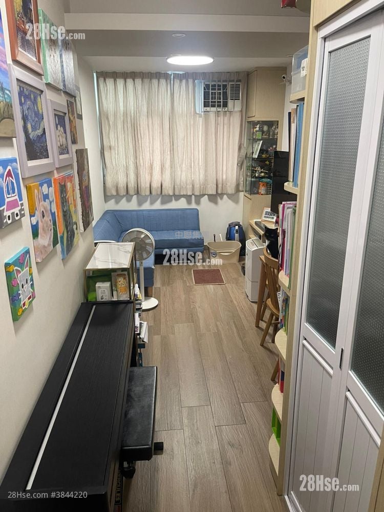 Cosmopolitan Centre Sell 3 Bedrooms , 1 Bathroom 417 ft²