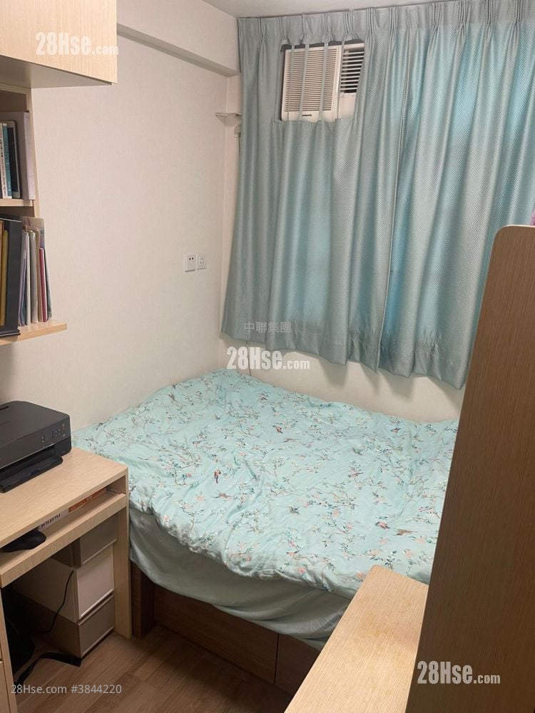 Cosmopolitan Centre Sell 3 Bedrooms , 1 Bathroom 417 ft²