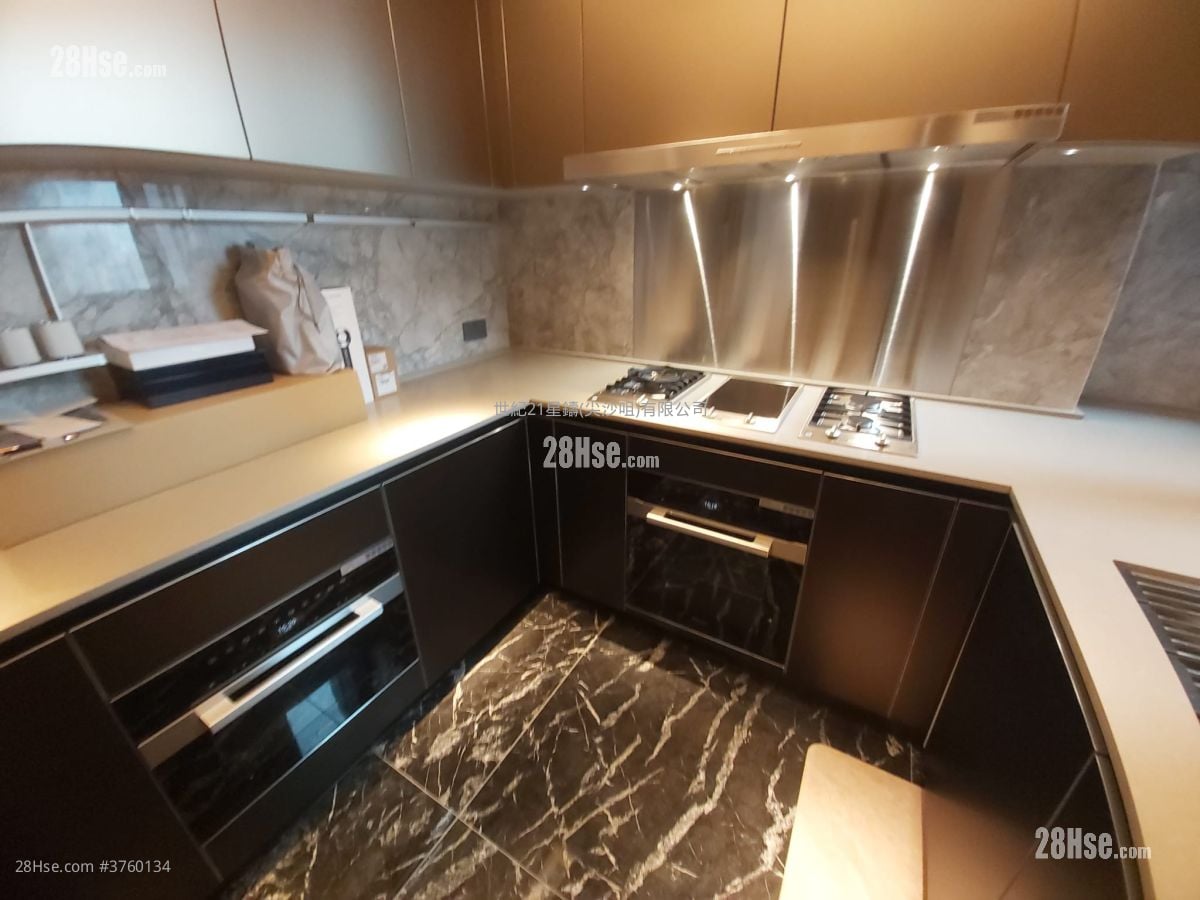 kitchen: Cullinan Sky Sell 4 Bedrooms , 3 Bathrooms 1,993 ft²